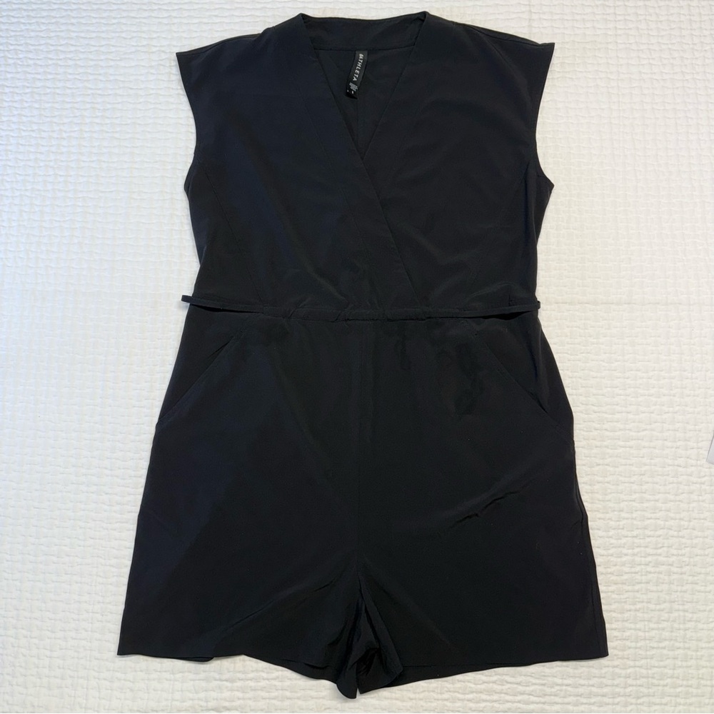 Athleta Women’s Sleeveless One Piece Romper Black Size S